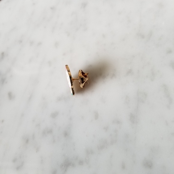 Cupcake Enamel Pin - Picture 3 of 4